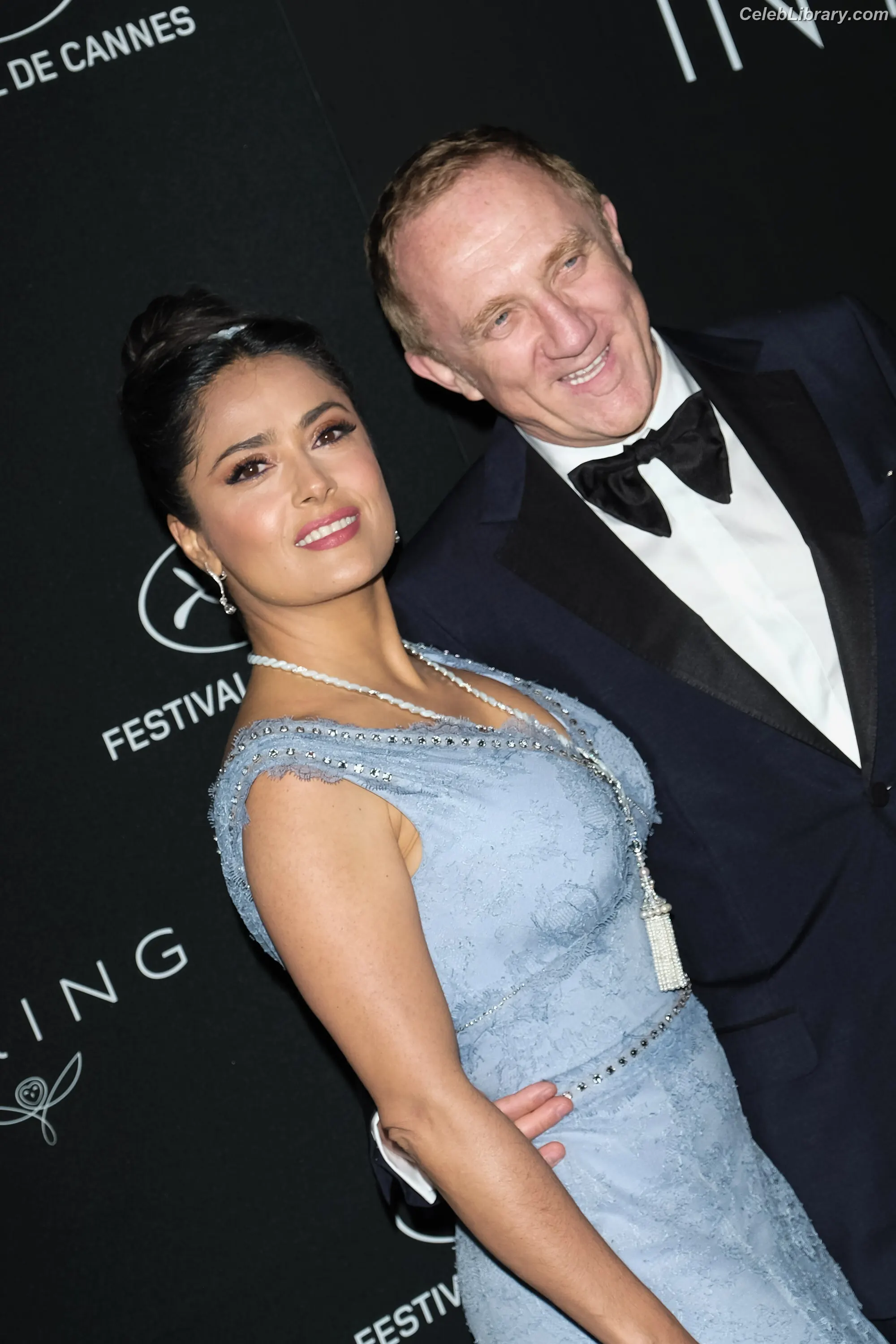 Salma Hayek photo 5 of 3054