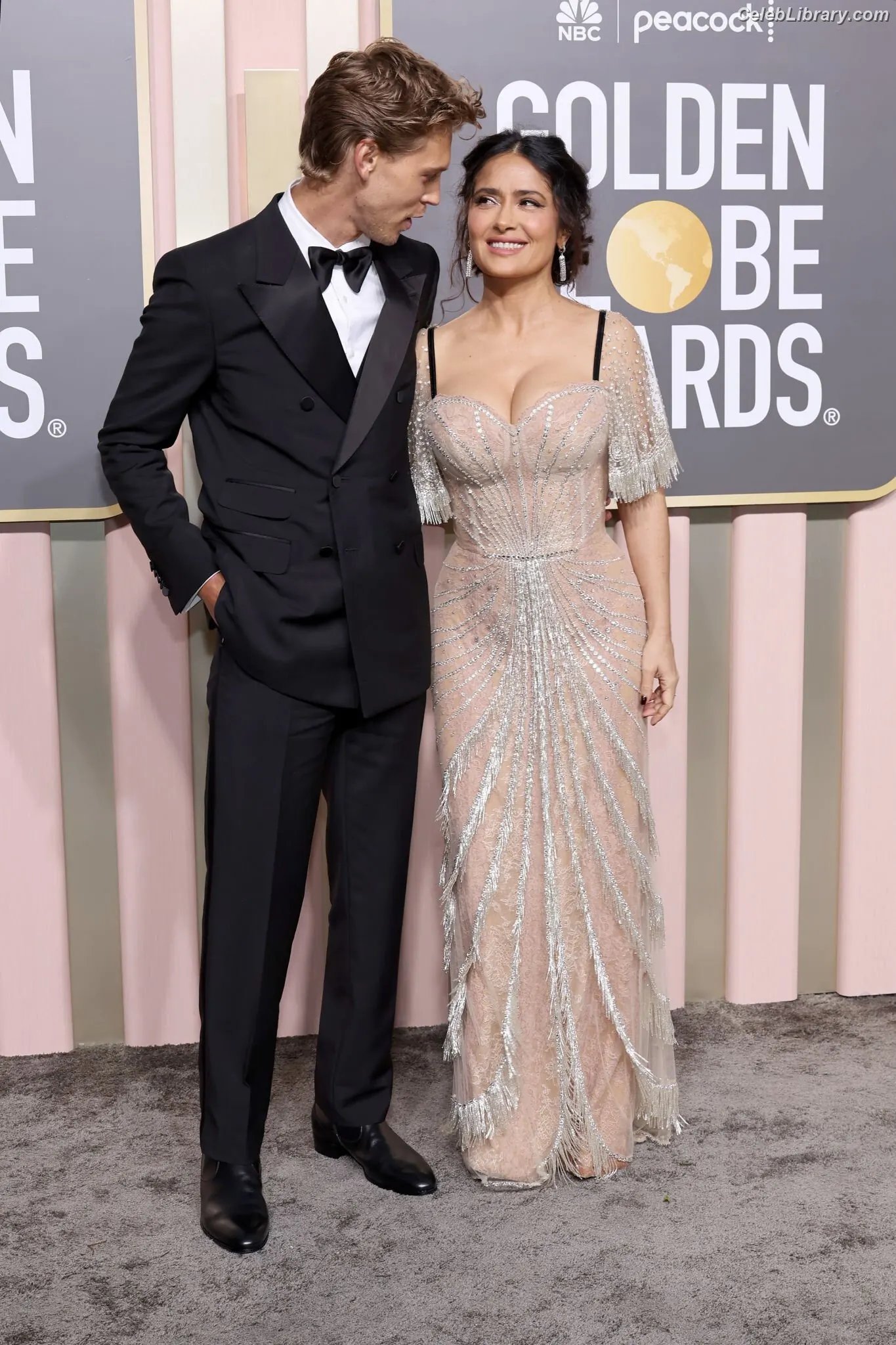 Salma Hayek photo 10 of 3054