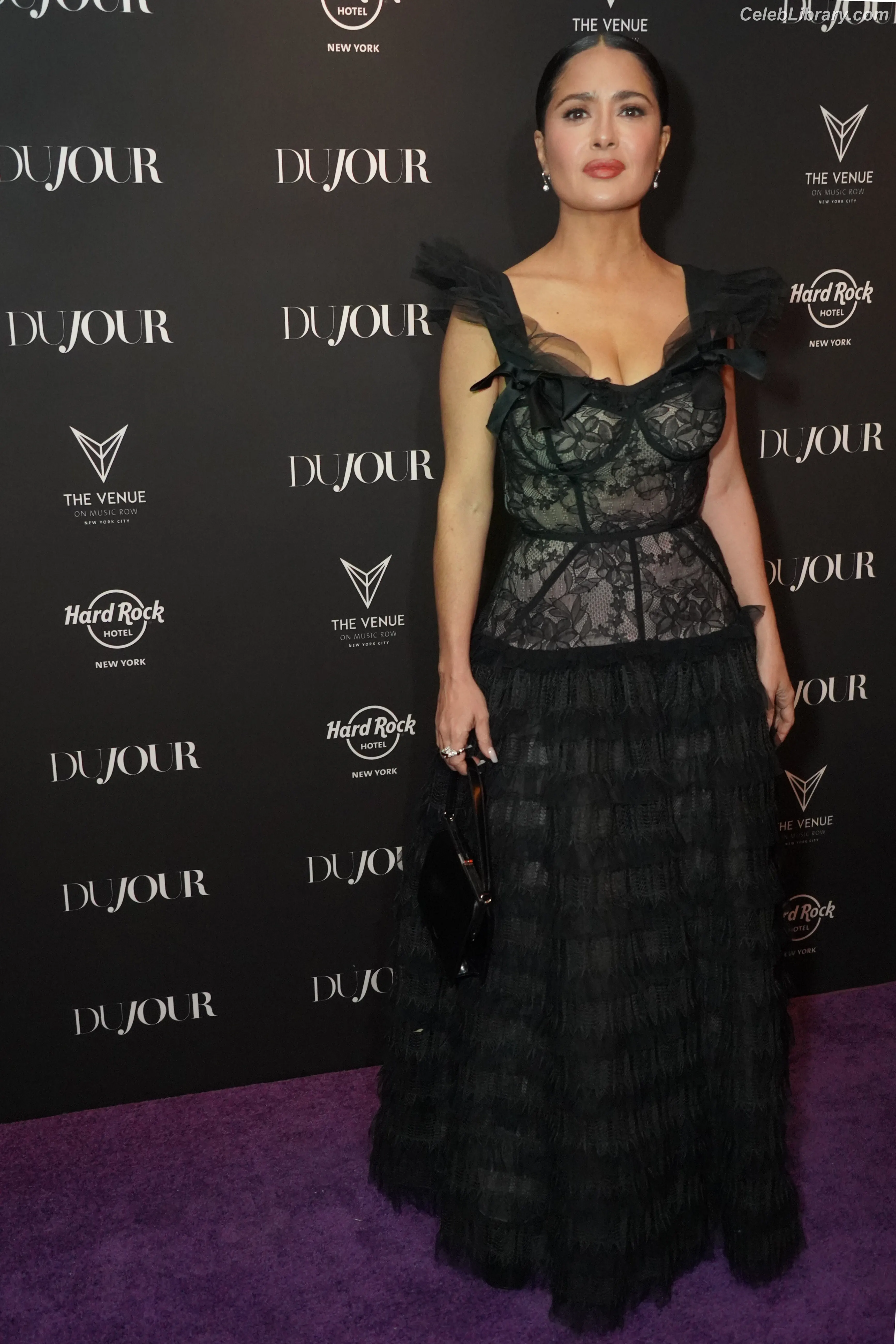 Salma Hayek photo 3 of 3054
