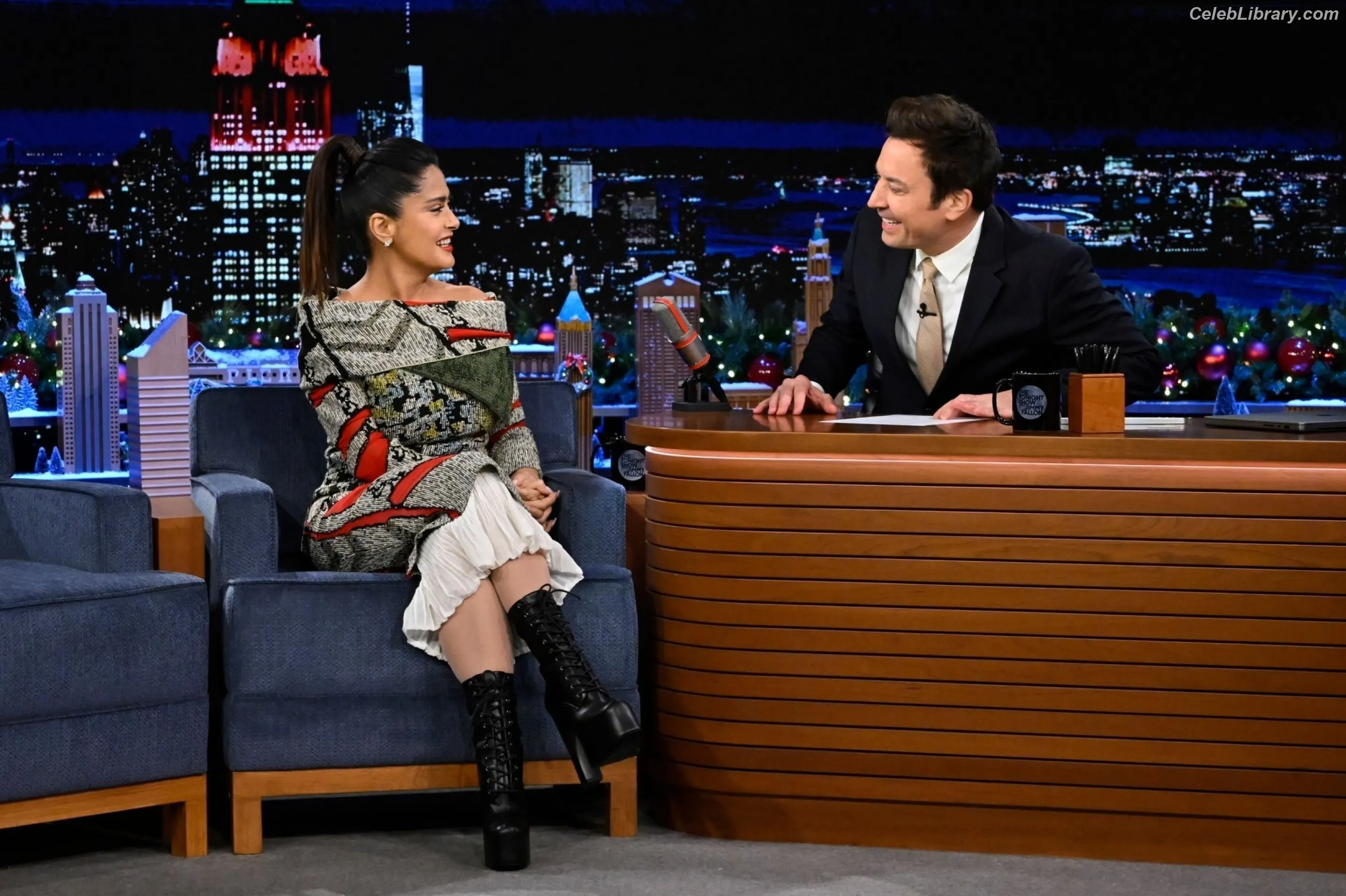 Salma Hayek photo 23 of 3054