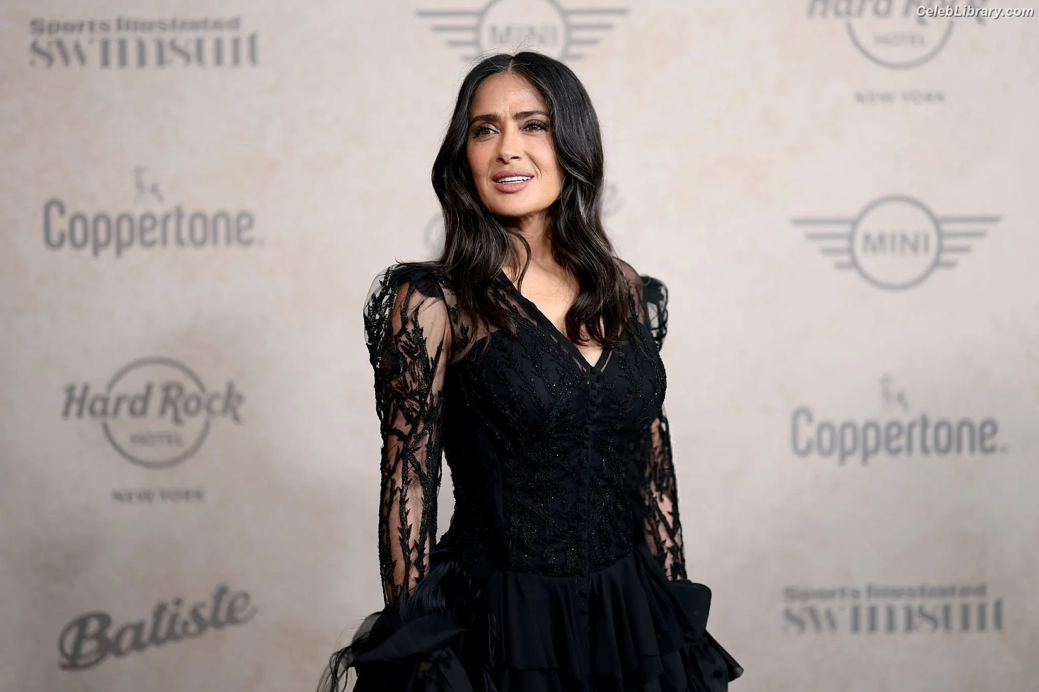 Salma Hayek photo 13 of 3054
