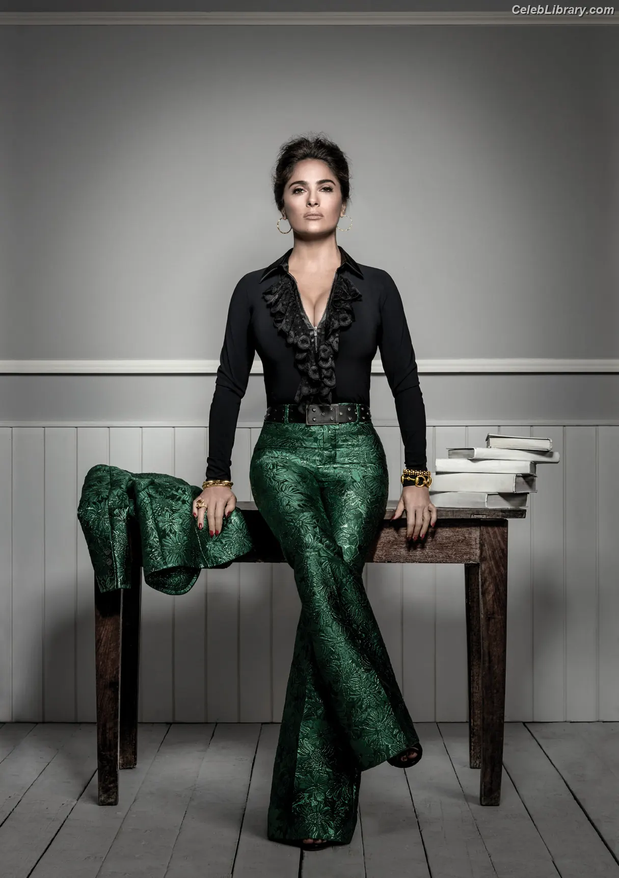 Salma Hayek photo 4 of 3054