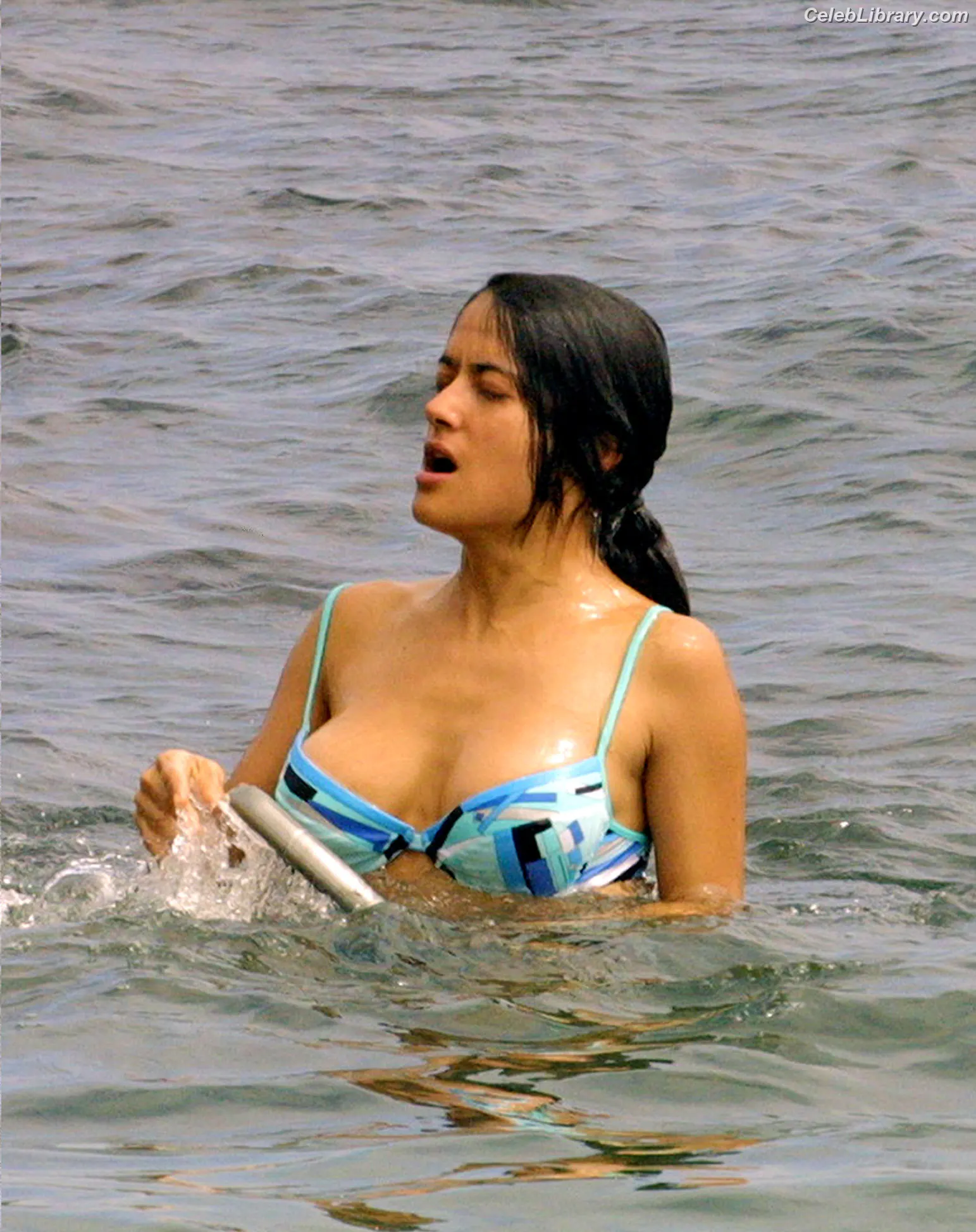 Salma Hayek photo 15 of 3054