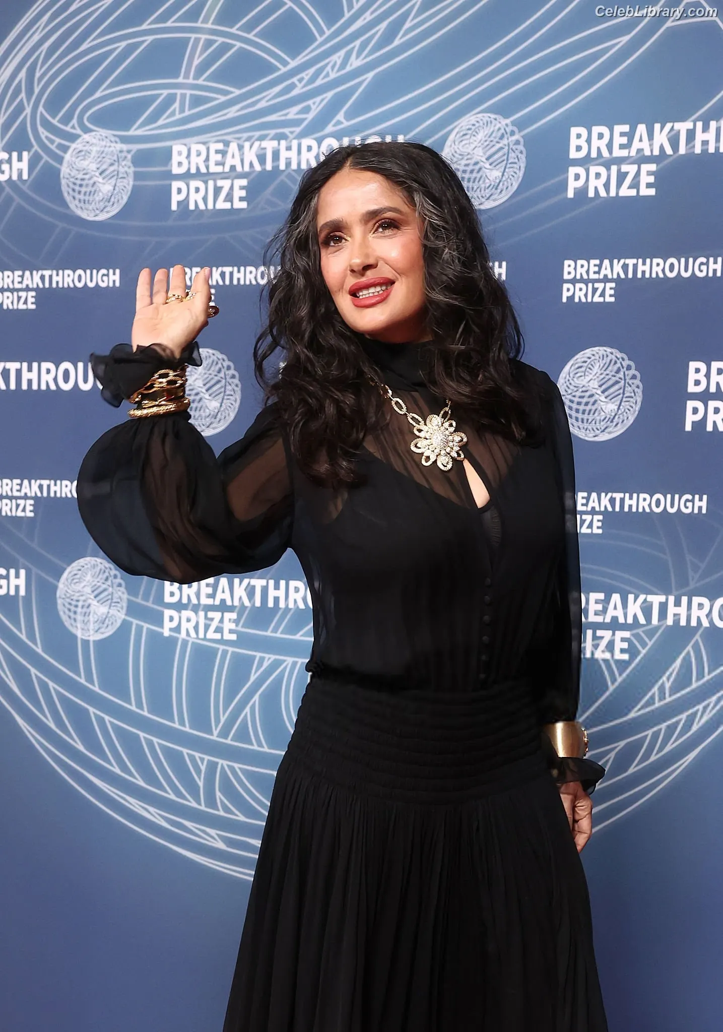 Salma Hayek photo 16 of 3054