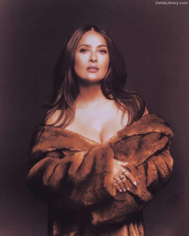 Salma Hayek photo 3 of 3053
