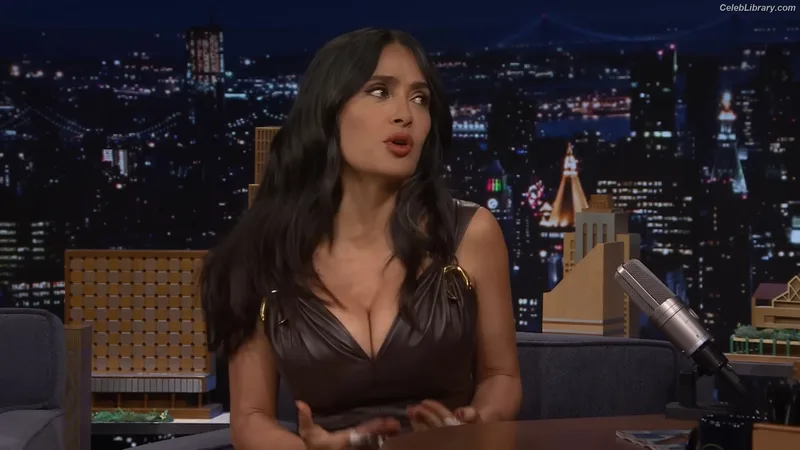 Salma Hayek photo 22 of 3053