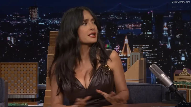 Salma Hayek photo 6 of 3053