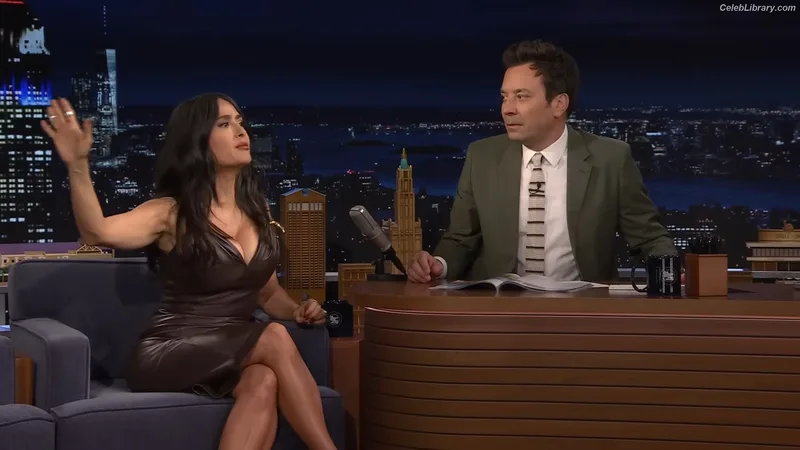 Salma Hayek photo 11 of 3053