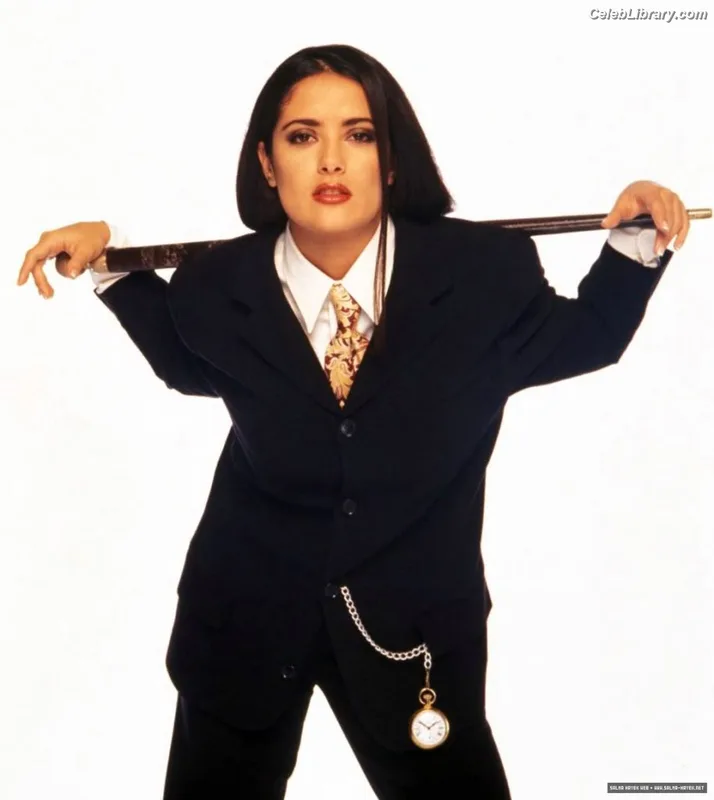 Salma Hayek photo 1 of 3053