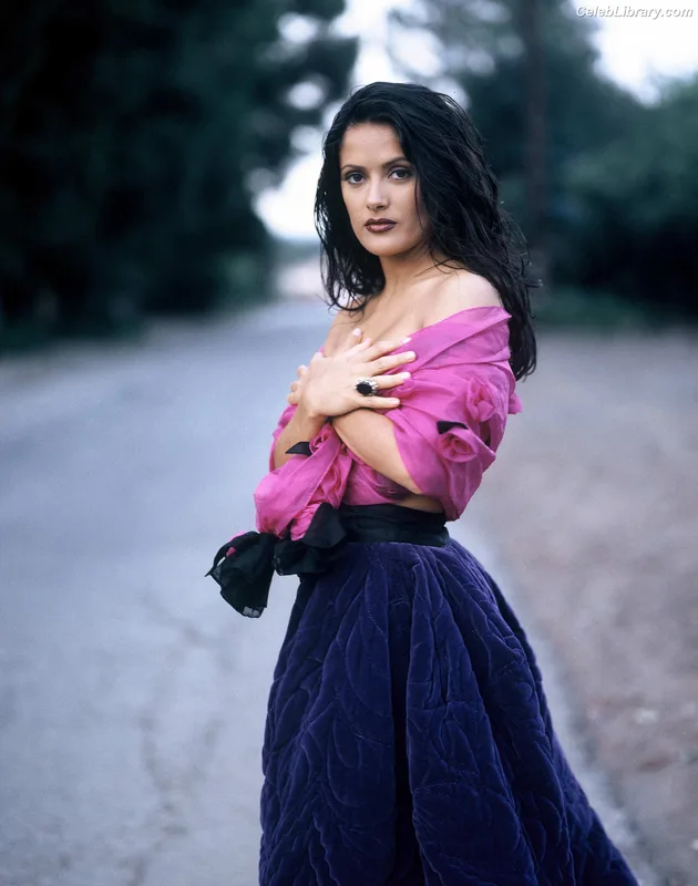 Salma Hayek photo 8 of 3053