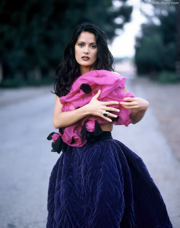 Salma Hayek photo 9 of 3053