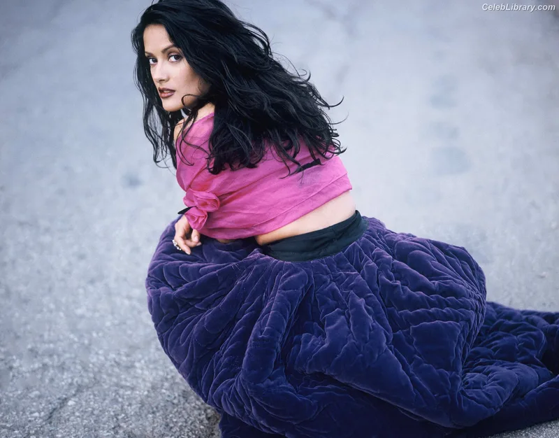 Salma Hayek photo 10 of 3053