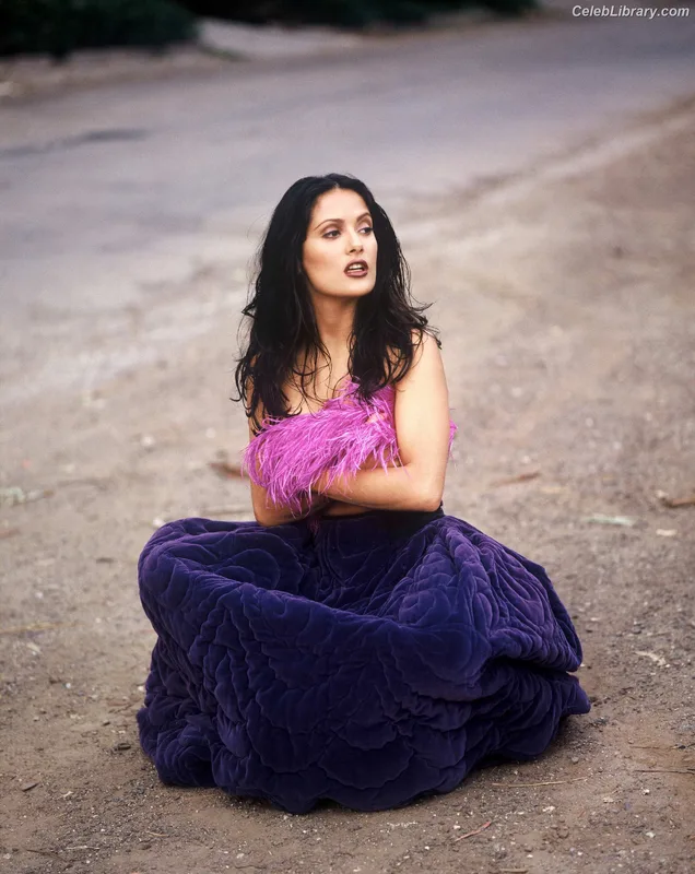Salma Hayek photo 12 of 3053