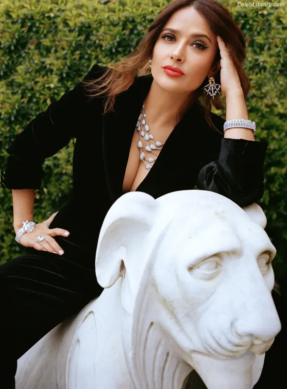 Salma Hayek photo 23 of 3053