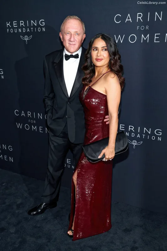Salma Hayek photo 24 of 3053