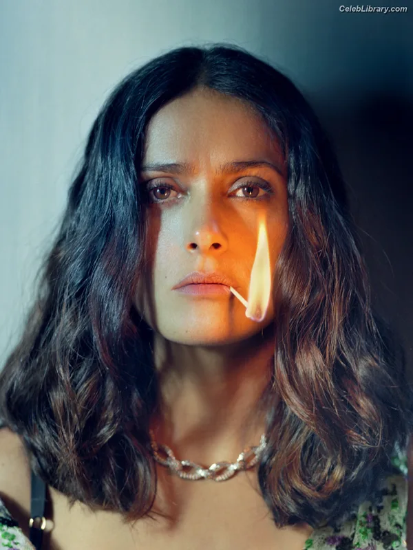 Salma Hayek photo 16 of 3053