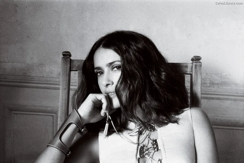 Salma Hayek photo 17 of 3053