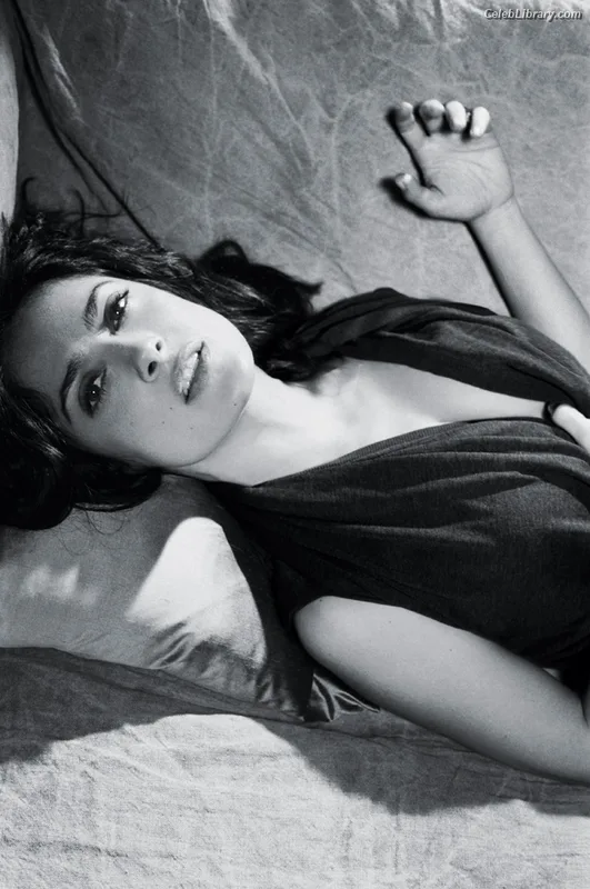 Salma Hayek photo 19 of 3053