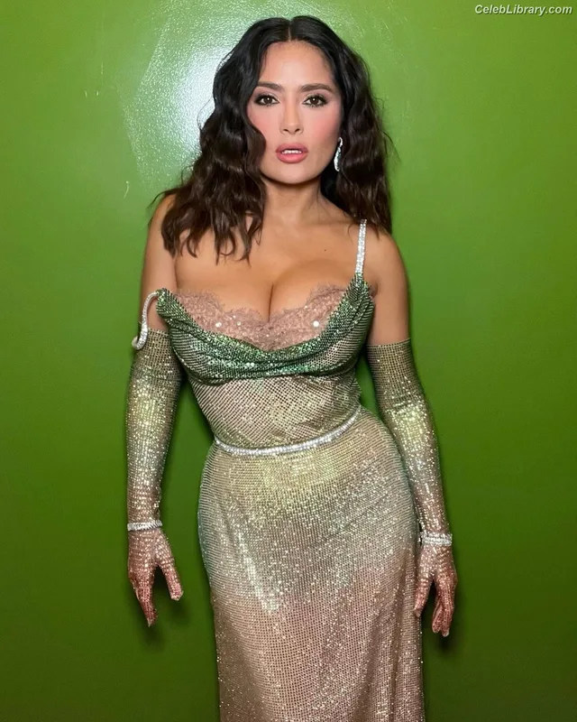 Salma Hayek photo 10 of 3053