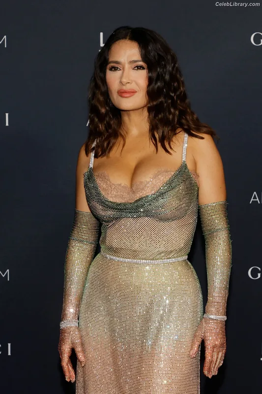 Salma Hayek photo 1 of 3053