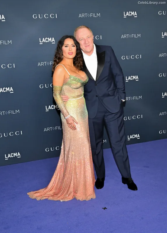 Salma Hayek photo 11 of 3053