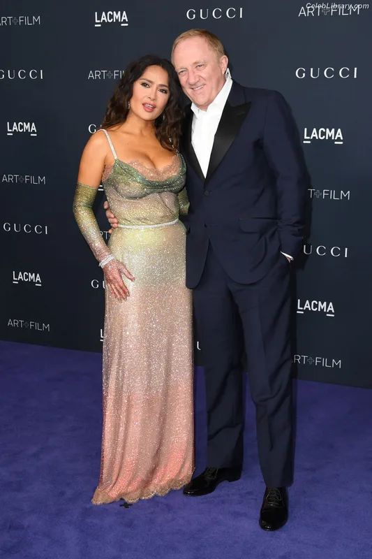 Salma Hayek photo 14 of 3053