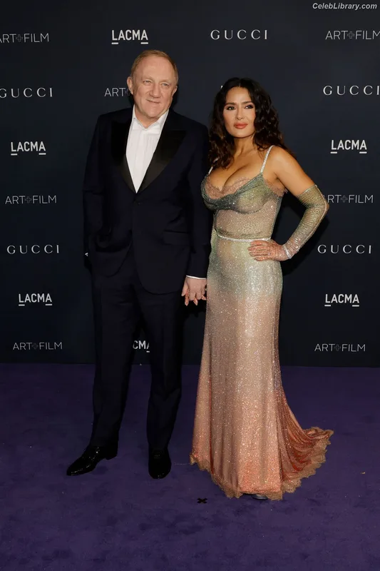 Salma Hayek photo 15 of 3053