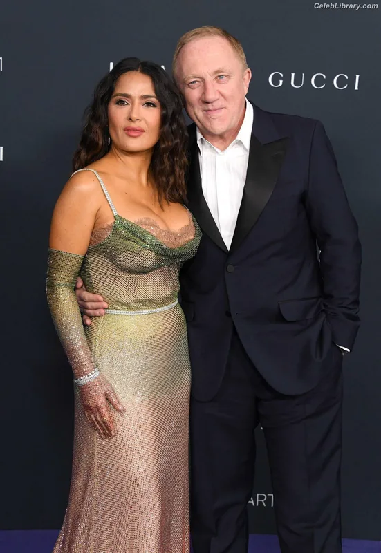 Salma Hayek photo 18 of 3053