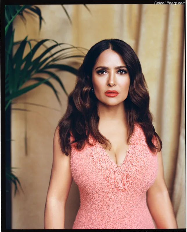 Salma Hayek photo 10 of 3053