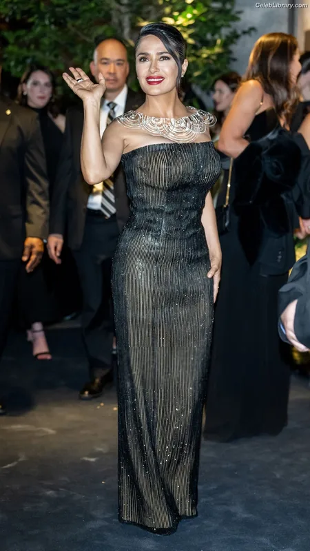 Salma Hayek photo 17 of 3053