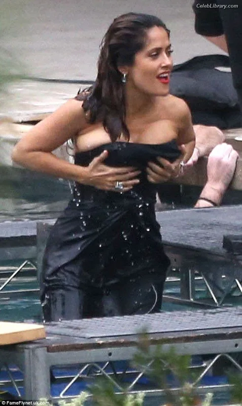 Salma Hayek photo 8 of 3053