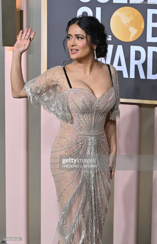 Salma Hayek photo 4 of 3053