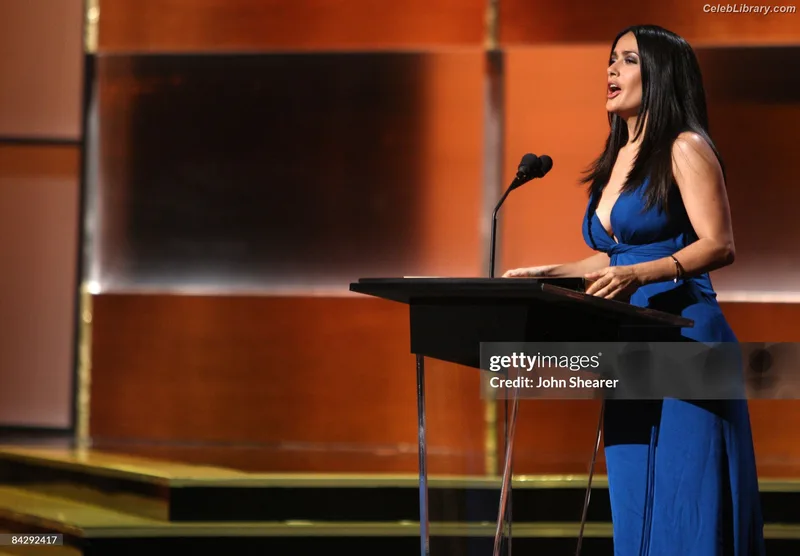 Salma Hayek photo 11 of 3053