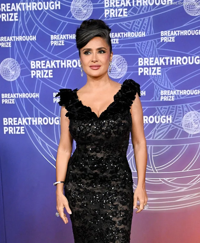 Salma Hayek photo 23 of 3053