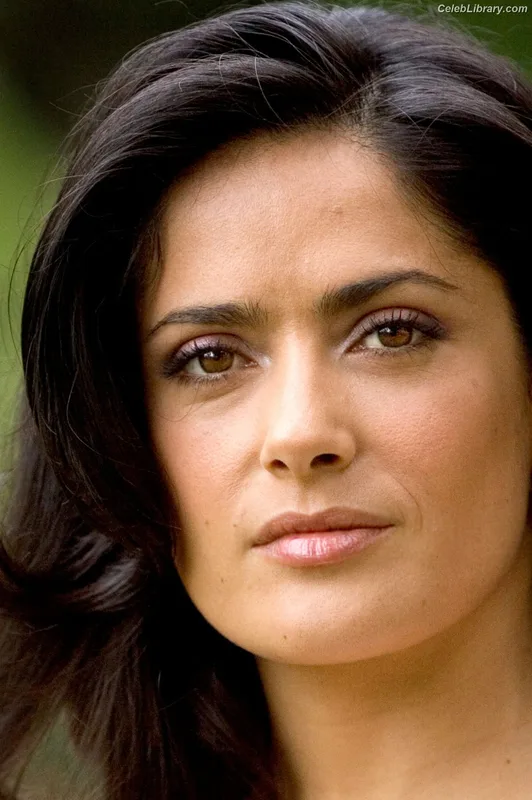Salma Hayek photo 12 of 3053