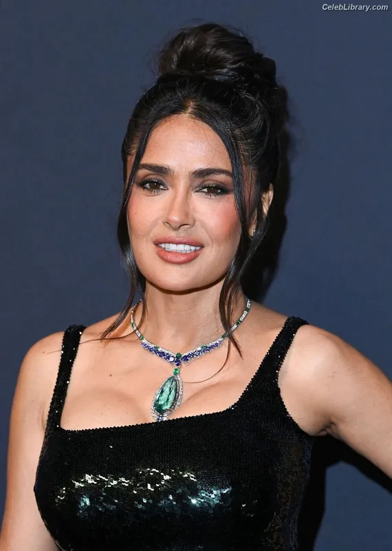 Salma Hayek photo 13 of 3053