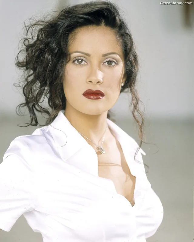 Salma Hayek photo 9 of 3053