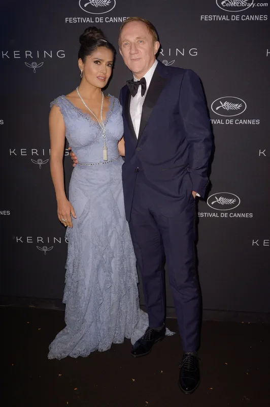 Salma Hayek photo 13 of 3053