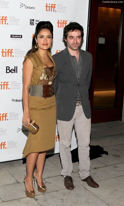 Salma Hayek photo 10 of 3053