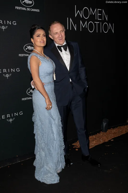 Salma Hayek photo 13 of 3053