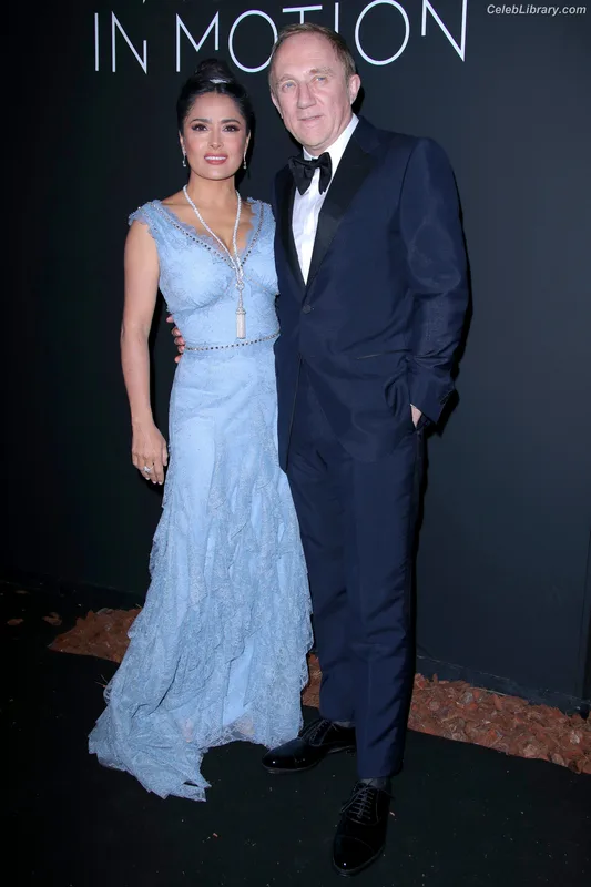 Salma Hayek photo 20 of 3053