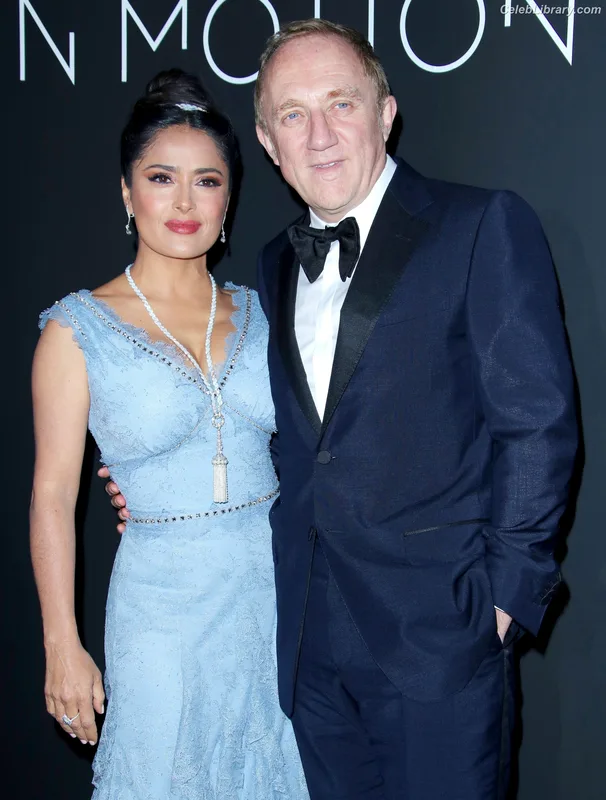 Salma Hayek photo 7 of 3053