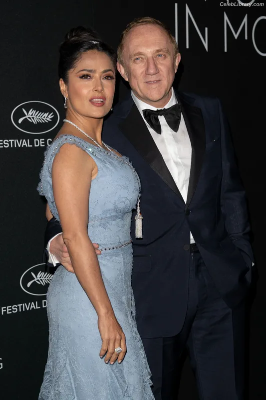 Salma Hayek photo 14 of 3053