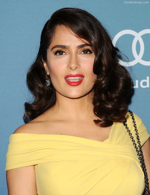 Salma Hayek photo 22 of 3053