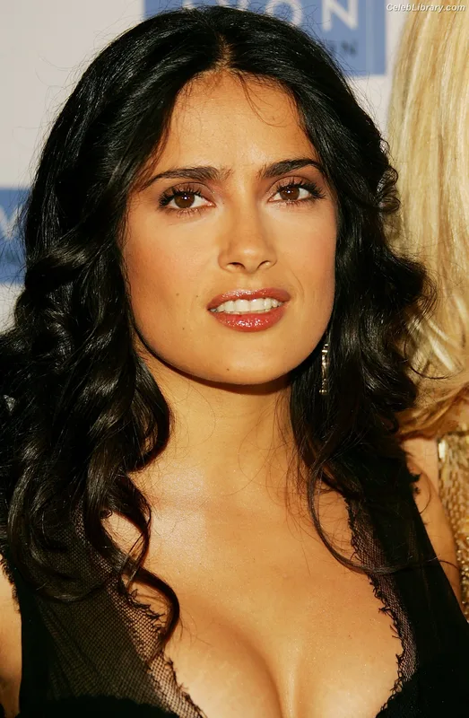 Salma Hayek photo 11 of 3053