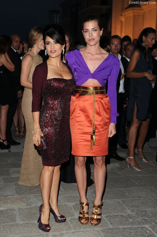 Salma Hayek photo 17 of 3053