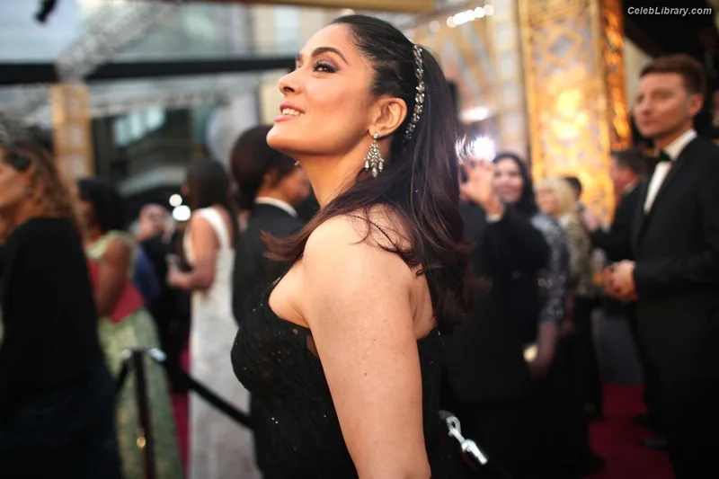 Salma Hayek photo 9 of 3053