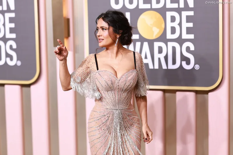 Salma Hayek photo 7 of 3053