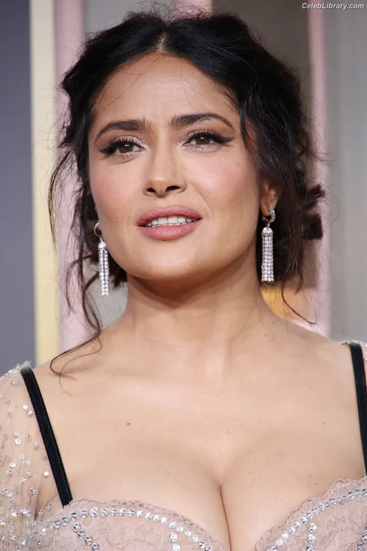 Salma Hayek photo 18 of 3053
