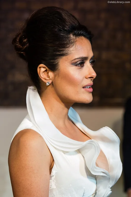 Salma Hayek photo 23 of 3053